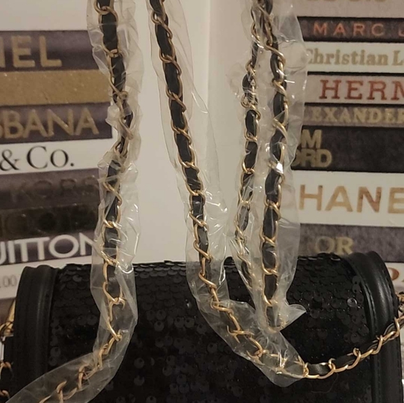 Badgley Mischka Sequin Crossbody Bag - Picture 5 of 8